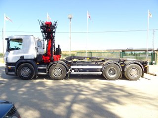 Scania P 400-CAMIONES GANCHO+GRUA