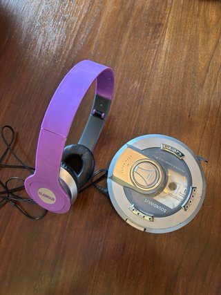 Reproductor Cassette Soundwave y Auriculares Retro