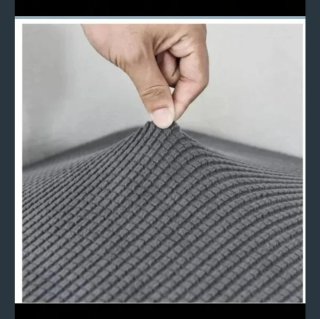 Una funda grande para cojín de asiento de sofá