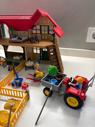Granja Playmobil con tractor y animales