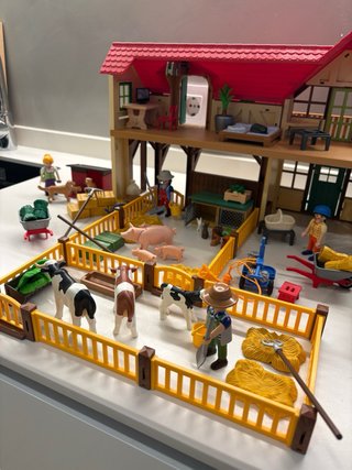 Granja Playmobil con tractor y animales