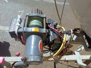 Barco Voraz 450 con motor Yamaha
