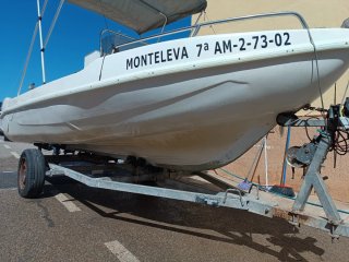 Barco Voraz 450 con motor Yamaha