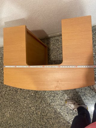 Mueble de baño madera y cristal, lavabo y grifo