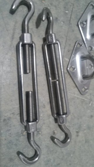 Tensores de cable y soportes