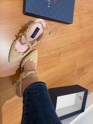 Zapatos de tacón Daniela Shoes beige y dorado