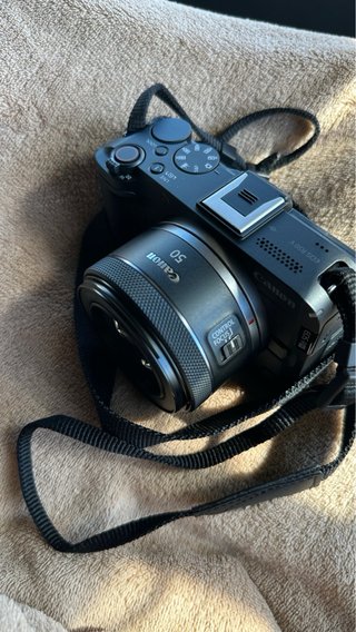Canon EOS R50V Kit 14-30mm F4-6.3