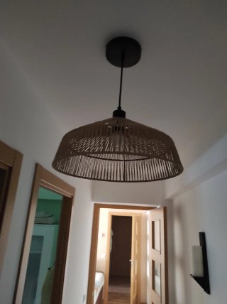 Lampada da soffitto in iuta e metallo