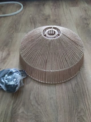 Lampada da soffitto in iuta e metallo
