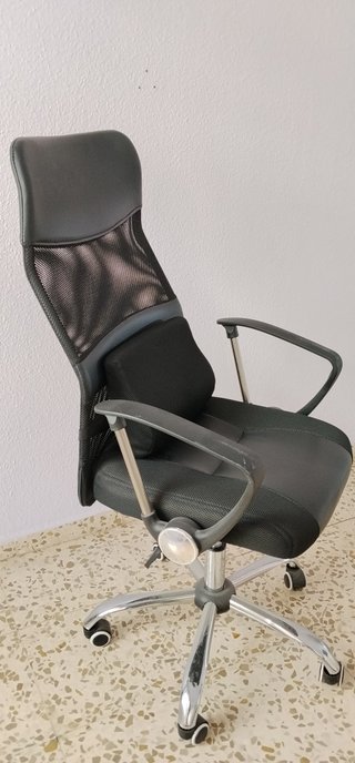 Silla de oficina con ruedas