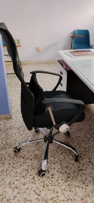 Silla de oficina con ruedas