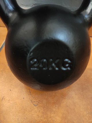 KETTLEBELL O PESA RUSA CAST IRON 20 KG