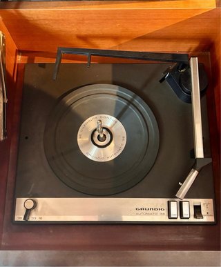 Grundig radio tocadiscos vintage