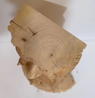 Scultura in legno testa di re barbuto