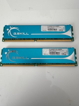 2 Memorias RAM G.SKILL 4GB DDR2