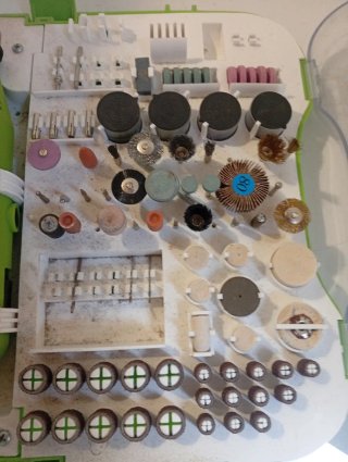 Dremel con accesorios
