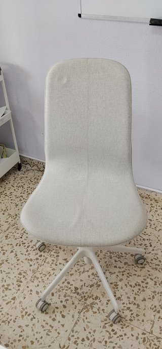 Silla de oficina con ruedas