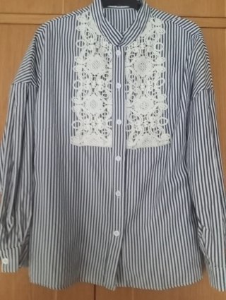 Blusa rayas azul y blanco con bordado