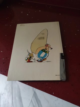 Lote de cuatro comics, muy usados.