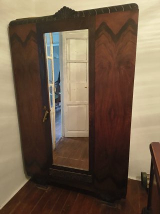 Armario antiguo madera con espejo