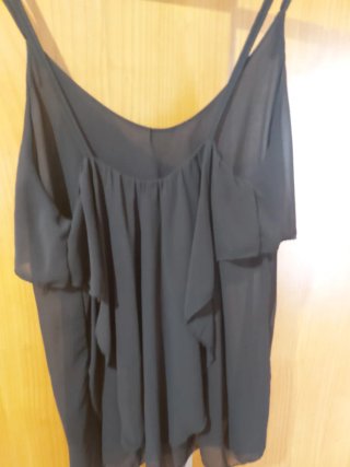 Camisa tirantes volantes negra