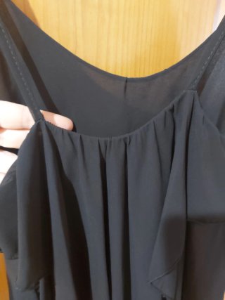 Camisa tirantes volantes negra