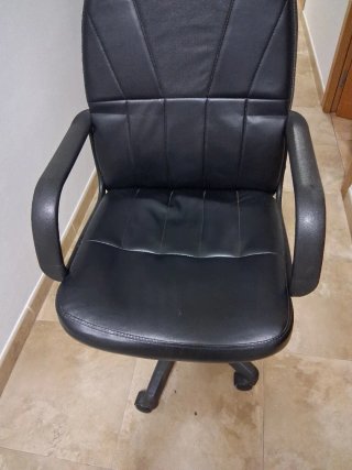 Silla de oficina con ruedas