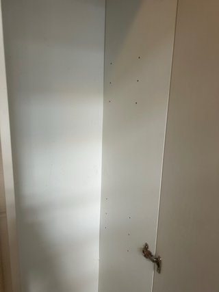 Armario Escobero Blanco con estantes