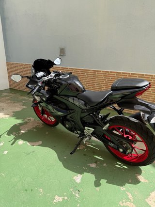 Suzuki GSX-R 125 Negra