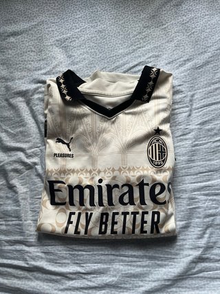 Camiseta AC Milan x Pleasures Beige Talla M