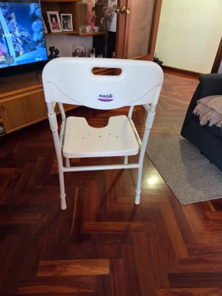Silla de ducha blanca