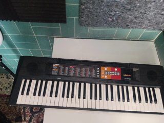 Teclado Yamaha psr f51
