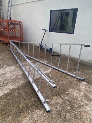 Escalera de obra 12 peldaños