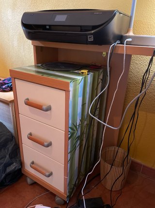 Mesa de escritorio madera y cajonera