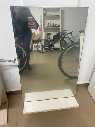 Lavabo con armario y espejo