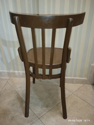 Sedia Thonet in legno marrone. NON poste italiane