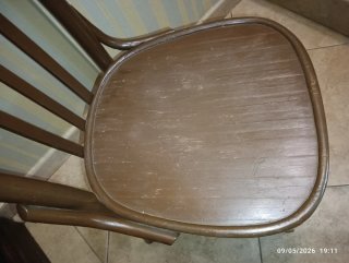 Sedia Thonet in legno marrone. NON poste italiane