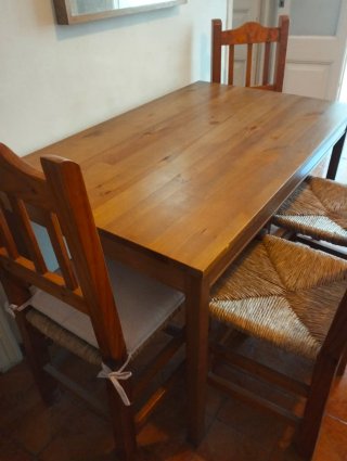 Mesa comedor y 4 sillas madera