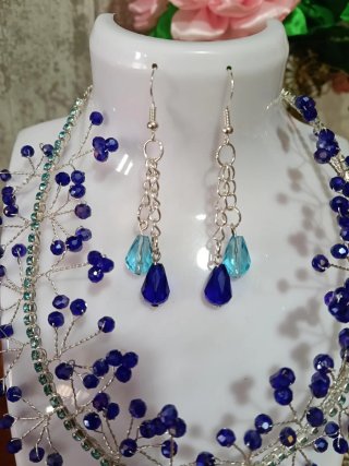 Collar choker azul real con regalo de pendientes