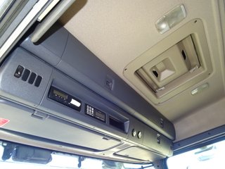 Scania G 440-CAMIONES PORTAMAQUINARIAS