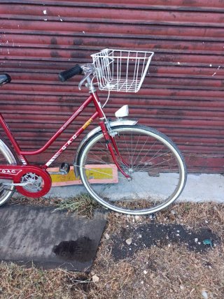 Bicicleta Clásica Roja Vintage