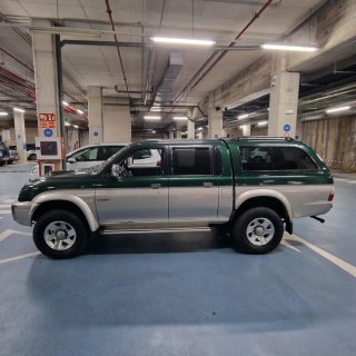 Mitsubishi L200 pick up  nacional clima hard top