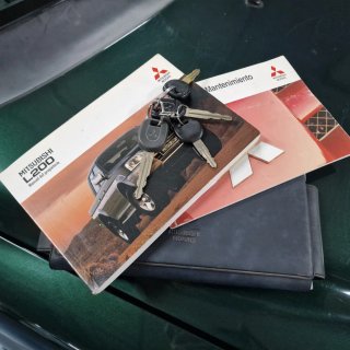 Mitsubishi L200 pick up  nacional clima hard top