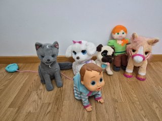 Lote de muñecos interactivos