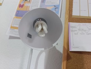 Lamparita de escritorio blanca