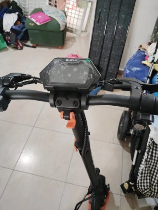 Patinete Eléctrico Negro y Naranja