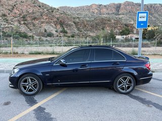 SE VENDE MERCEDES CLASE C220 (Finales 2011) – MUY
