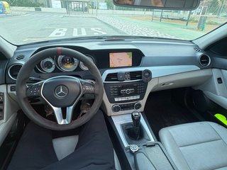 SE VENDE MERCEDES CLASE C220 (Finales 2011) – MUY