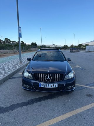 SE VENDE MERCEDES CLASE C220 (Finales 2011) – MUY
