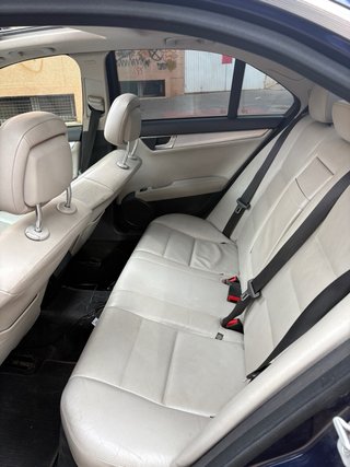 SE VENDE MERCEDES CLASE C220 (Finales 2011) – MUY